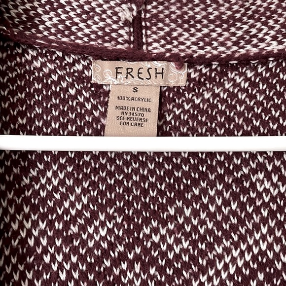 Fringe Sleeveless Cardigan - Picture 2 of 3